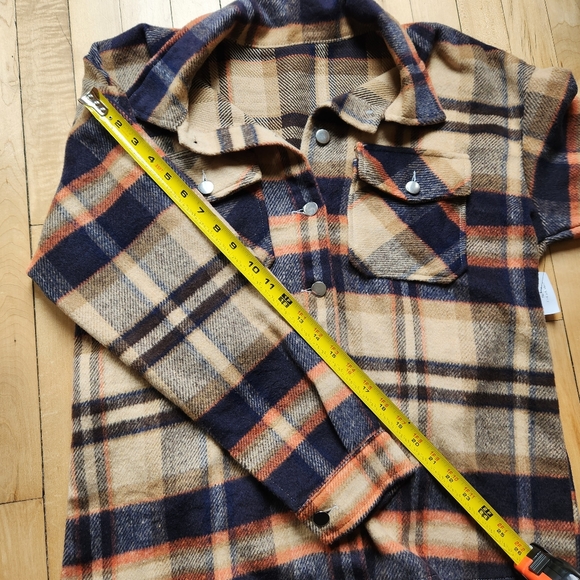 Flannel Shacket Size Large - Picture 8 of 9